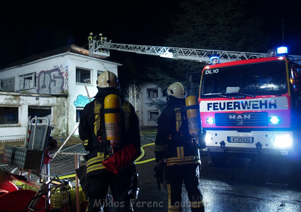 Wieder Feuer Koeln Ostheim Hardtgenbuscher Kirchweg P06.JPG